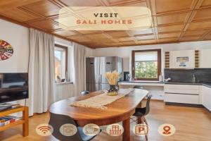 Salí Homes K39 Monte-Carlo -Spacious 6-Bedroom Apartment with Terrace and Garden Views in Ideal for Groups, Bayreuth