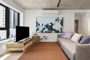 Elegant Stature Rooftop Pool Gym Balcony Apartments, Melbourne