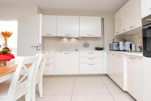 Elegant Spacious Room, Steps from Train Station, Luxembourg