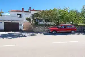 Apartments with parking space, Krk - 21856, Njivice