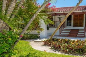 Beach, 70ft Dock, Entire Home, VACA-23-16 Guest house, Marathon