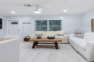 Summer By The Sea Guest house, Pompano Beach