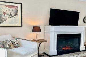 Designer Unit -Center of Town of, steps to Gondola and town park Apartments, Telluride