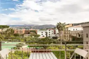 Heart of Apartment, Sorrento