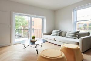 New and Cozy 3 bedroom in Le Plateau by Denstays, Laval