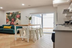 Spacious 2 bedroom apartment in Le Plateau by Denstays, Laval
