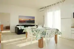 Brezza di Sale Appartamenti Apartments, Albenga