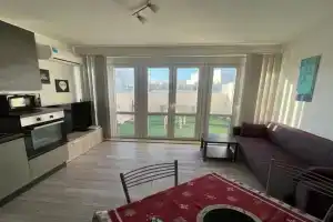 Amazing Penthouse two terrace 5 minutes to the beach close to the main area, San Gwann