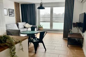 Apartament Przytuly 4, self check in, parking, blisko lotniska, Rzeszow