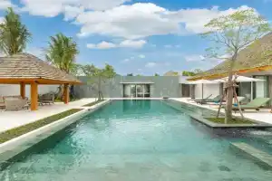 Spacious Mansion 4BR Villa Anchan V20 with 15m Private Pool in Gated Residence, Thalang