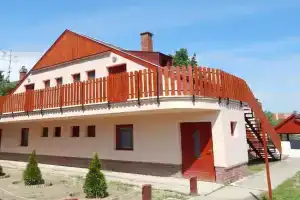 Napsugár Apartman, Baja