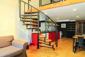 Tbilisi Heart Funky 1BR Apt - By Wehost Apartments, Tbilisi