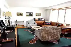 Cellar House NOTL - Entire Home in the Heart of, Niagara-On-The-Lake