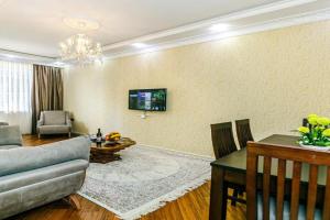 Sea view apartment by housing, Baku
