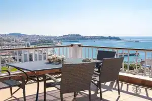 Finas Penthouse, Kavala