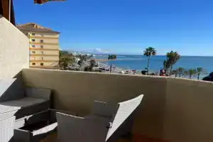 BenalBeach Frontline by BenalSuites - Sea View, Torremolinos