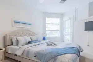 Charming Cozy Apartment with Wi-Fi & Free Parking, Charlotte