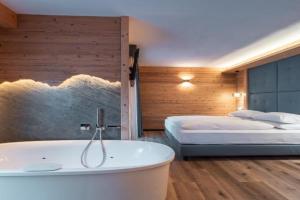 Dolomiti Luxury Mountain View SKI-IN SKI-OUT Apart-hotel, Canazei