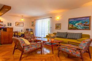 House Sepic by EL-PI TOURS, Cornicchia