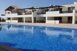 Studio with shower room E5, full kitchen, poolside, FREE WIFI, Peyia