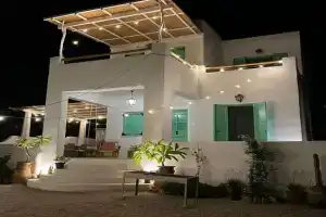 Ethel apartment, Alinda