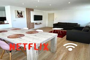 Grand loft calme et confortable en cœur de ville Apartments, Dunkerque