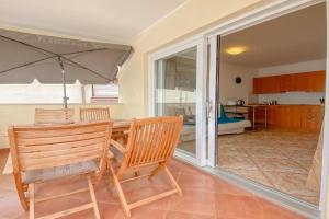 Viviana Damir 4 Apartments, Novigrad