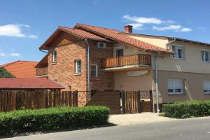 Bóbita Apartman, Sarvar