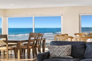 Oceanfront 3-unit complex - Private Deck - BBQ Guest house, Carlsbad