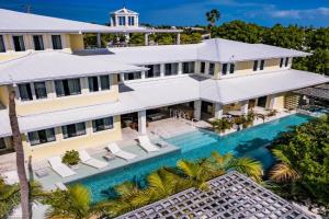 Luxury Villa-60 ft Pool-Jacuzzi-Endless Amenities-, Marathon