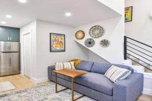 Tiny House-Sleeps 4-Kitchen-Washer/Dryer-Patio, Austin