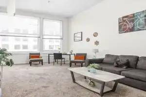 CozySuites - 2BR with Direct Skybridge Access #6, Indianapolis
