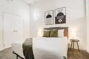 TWO CozySuites Apartment with Skybridge Access #1, Indianapolis