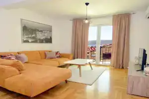 Discovery Point Apartments, Tivat