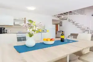 Apartments Lovorka, Baska