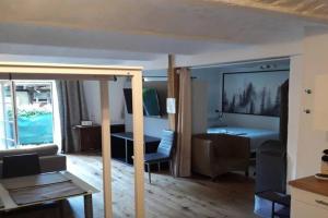 LOFT im Erdgeschoss, Kreuzbergl, 45qm, 1-3 Gäste, gratis Parkplätze & Self Check-in Apartments, Klagenfurt