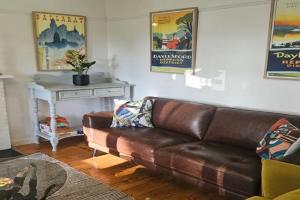 Sausalito- captivating 1950s retro residence Guest house, Daylesford