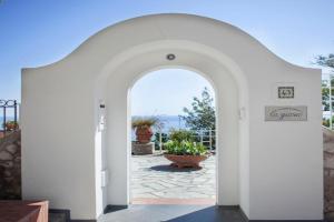 LHP Suite Executive Design Cottage Capri, Capri Village