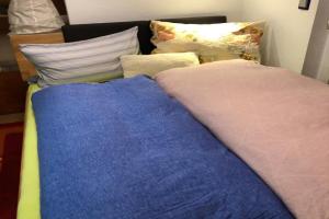Aussichtszimmer mit modernem Glasbad und Balkon Guest house, Koblenz