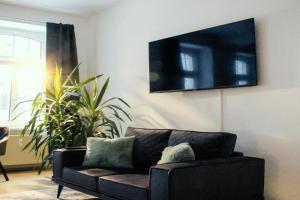 NUWILU ONE - Apartment mit Balkon im Herzens - Magenta TV- Netflix - Disney, Erfurt
