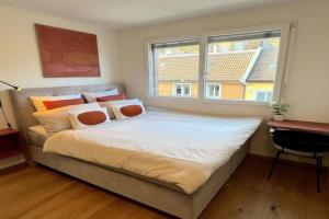 Central & modern penthouse-studio with balcony & air-condition, Zurich