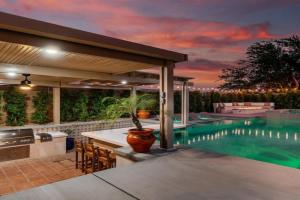 Hacienda San Miguel Pool And Spa With Outdoor Kitchen Guest house, Indio