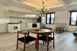 Stay in Artist’s Gallery Apartments, Antwerp