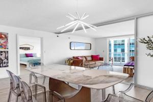 Oceanside Penthouse Apartment in Brickell, Pool, Free Parking, Miami