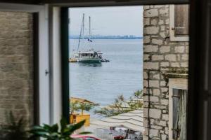 Stone House Kaštela, Kastel Stari
