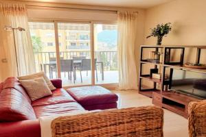Apartamento con piscina y vistas a la montaña, Denia
