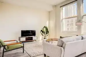 TWO CozySuites Apartment with Skybridge Access #3, Indianapolis