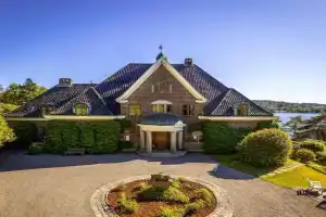 Luxury Historic Villa with private coastline, Bergen