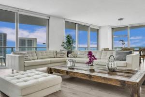 Lower Penthouse 3BD 3BA Beach Gym and Pool, Hollywood