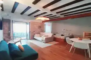 Bonito estudio en el centro. Ideal parejas., Palamos